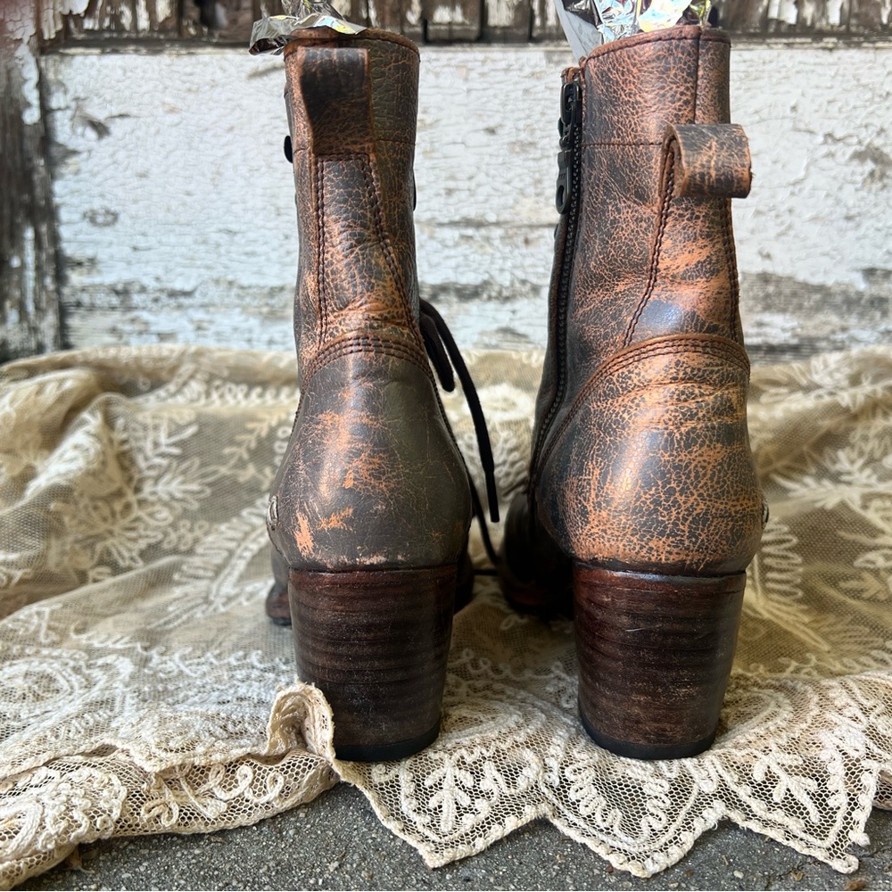 Bed/Stu Boho Cowgirl Distressed Gray Leather Lace-Up Stacked Heeled Kiltie Boots - Picture 3 of 12